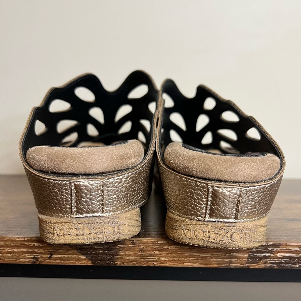 Modzori‎ Reversibles Celesta Wedge Sandal metallic copper black cutout women's 7 - Picture 4 of 10